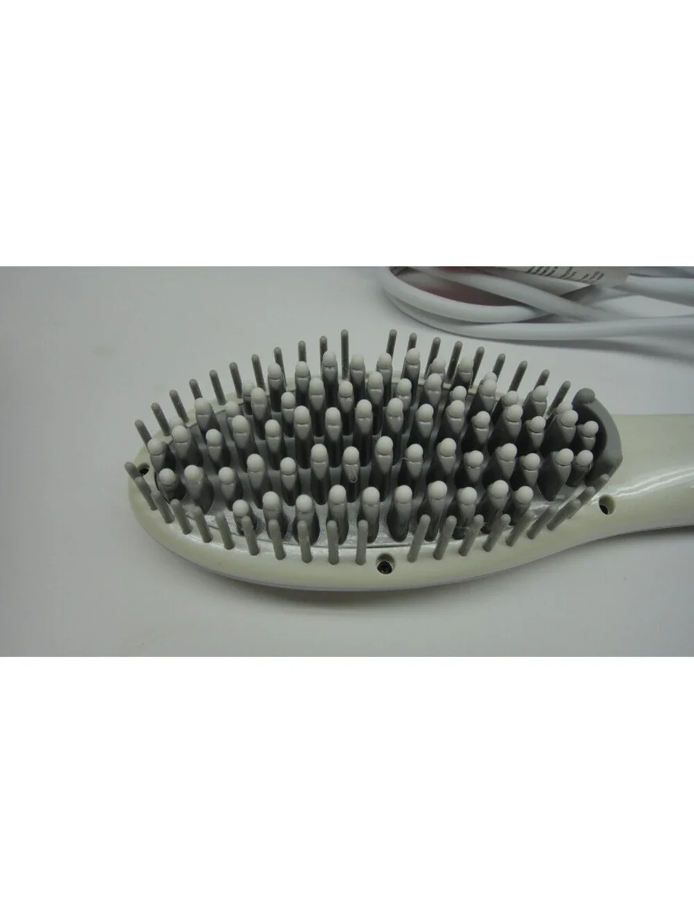 Vivitar Simply Beautiful Heated Straightening Hair Brush Straightener **READ**